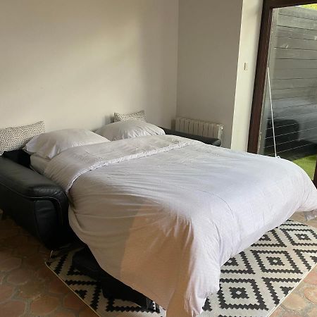 Studio Duplex Avec Spa Et Cour Privee Bonnelles Eksteriør bilde