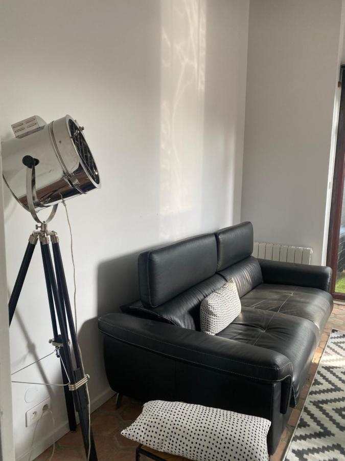 Studio Duplex Avec Spa Et Cour Privee Bonnelles Eksteriør bilde